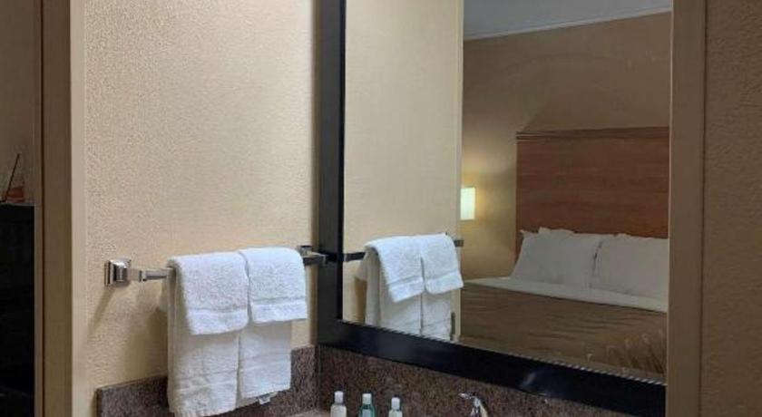 Quality Inn Ottawa Near Starved Rock State Park Екстер'єр фото